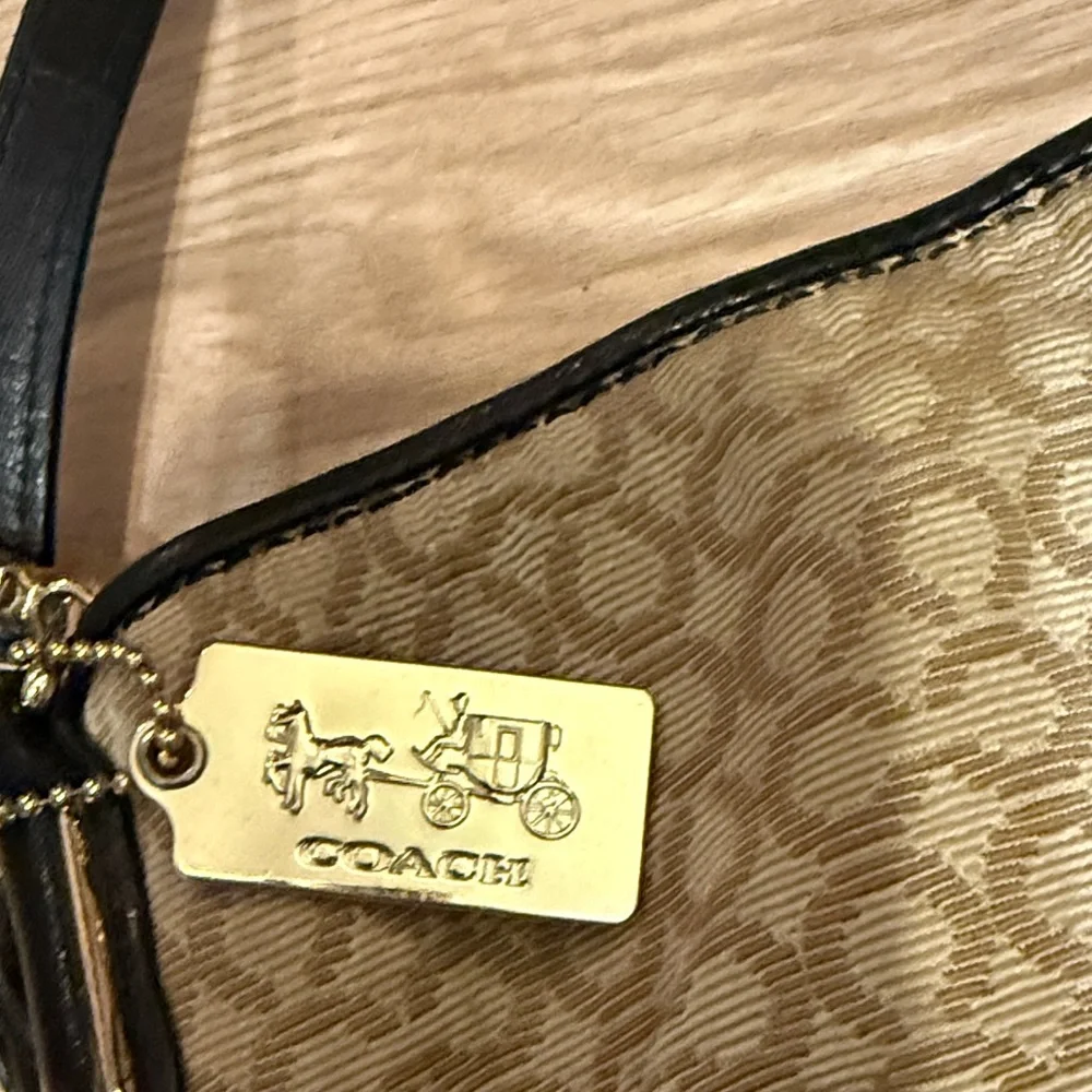 Elegant Coach Tan and Black Women's Bag - Picture 2 of 13